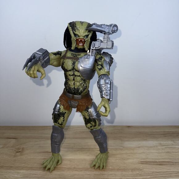 Lanard PREDATOR ALIEN QUEEN 12" Poseable Action Figures 2020 Walmart Exclusive - Picture 5 of 9